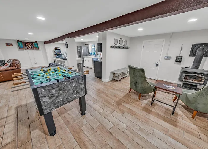 New! Huge 5br Mountain Views Game Hot Tub Lawn Games Bbq Flagstaff