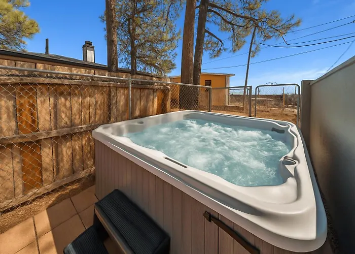 New! Huge 5br Mountain Views Game Hot Tub Lawn Games Bbq Flagstaff